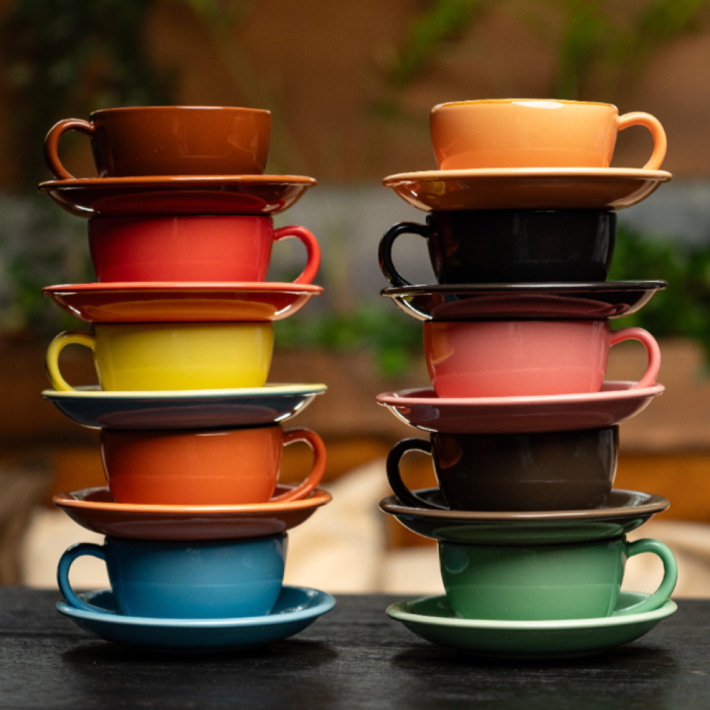 Керамічні чашки з блюдцем